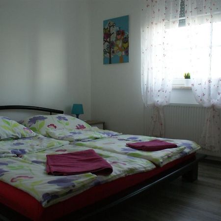 Hôtel Sargarigo Apartman Haz à Balatonalmádi Extérieur photo