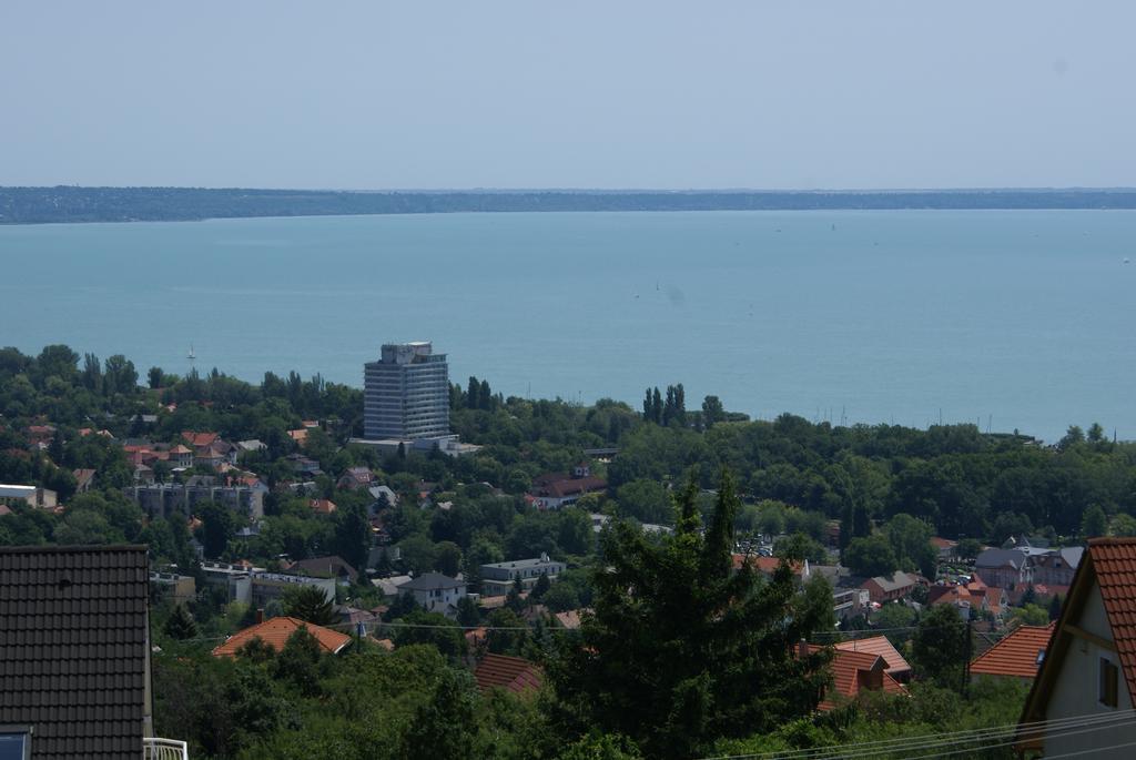 Hôtel Sargarigo Apartman Haz à Balatonalmádi Extérieur photo