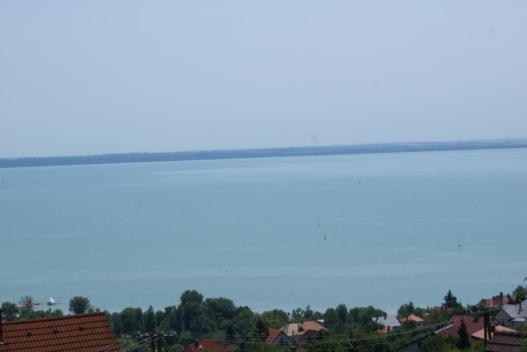 Hôtel Sargarigo Apartman Haz à Balatonalmádi Extérieur photo